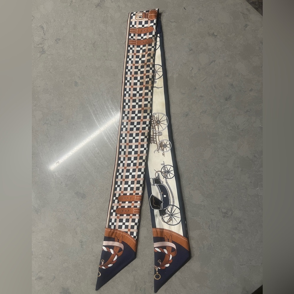 Hermes Classic Silk Twilly Carriage Print Silk Scarf in Navy and Cream